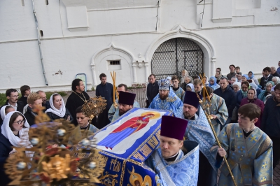 Торжественный чин Погребения Плащаницы Пресвятой Богородицы при большом стечении жителей Вологды был совершен в Софийском Успенском кафедральном соборе