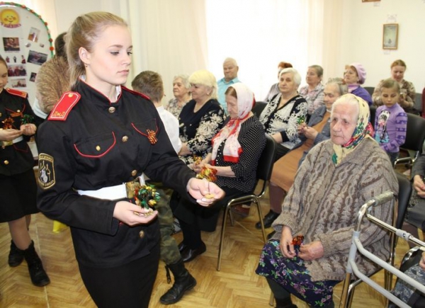 Коллективы воскресной школы Воскресенского собора города Череповца подарили ветеранам праздничный концерт