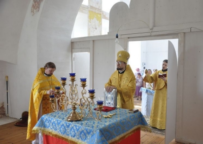Первое архиерейское богослужение прошло в Покровском храме села Борисово-Судское