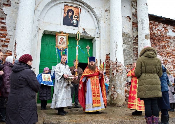 В Казанском соборе города Кириллова прошли пасхальные богослужения