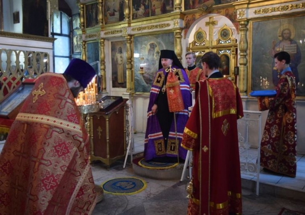 В день памяти Царственных страстотерпцев епископ Тарасий совершил богослужения в Стефановском храме Великого Устюга