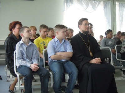 Епископ Флавиан отметил труды руководителей Управления образования Череповца