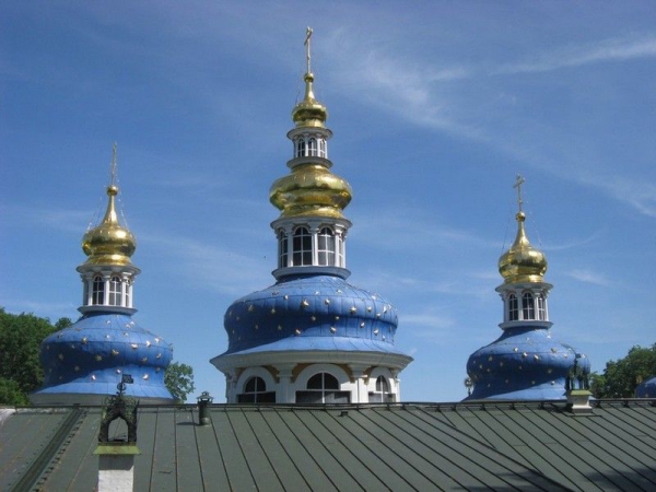 Прихожане Вытегорского благочиния совершили паломничество в Псково-Печерский монастырь