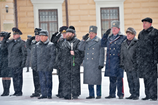 Митрополит Игнатий принял участие в церемонии вручения знамени региональному Управлению ФССП и освятил воинскую святыню