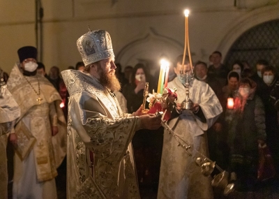 Митрополит Савва совершил Пасхальное ночное богослужение в Софийском кафедральном соборе Вологды