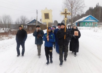 В деревне Пеганово Великоустюгского района состоялся крестный ход к месту строительства нового деревянного храма