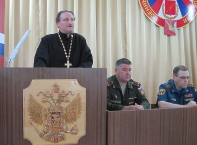 Иерей Андрей Иванов благословил призывников на военную службу