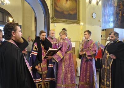 Епископ Флавиан совершил всенощное бдение в Воскресенском соборе города Череповца