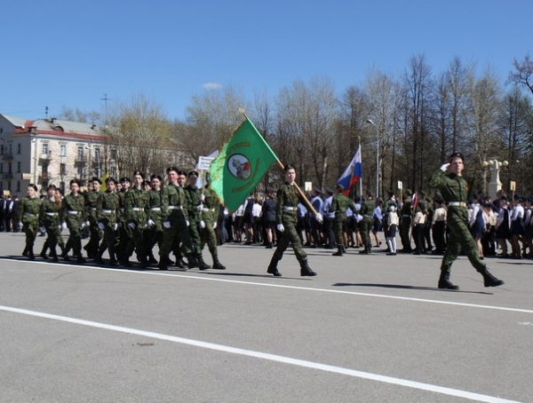 Военная дружина подворья Воскресенского собора г. Череповца приняла участие в смотре строя и песни