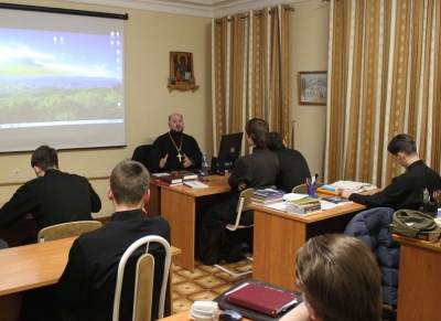 Студенты Вологодской духовной семинарии встретились с экспертом Синодального отдела по делам молодежи