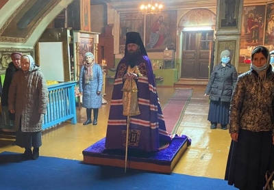 В канун престольного праздника храма села Дмитриево епископ Игнатий совершил всенощное бдение