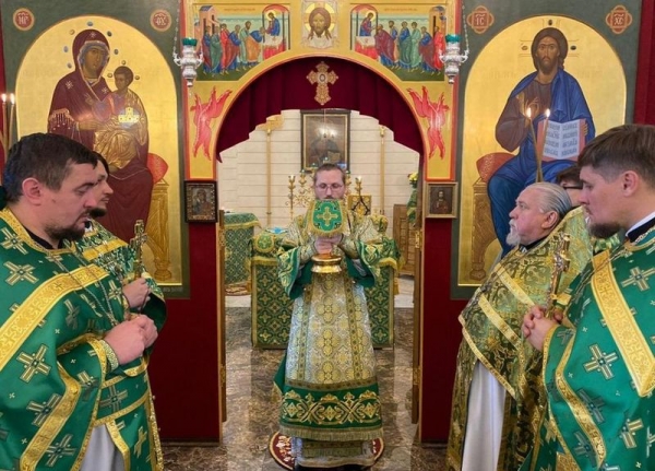 В престольный праздник Сергиевского храма Череповца епископ Игнатий совершил Литургию