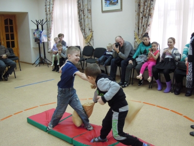 Молодецкие забавы прошли для дошкольников воскресной школы Архиерейского подворья Воскресенского собора Череповца.
