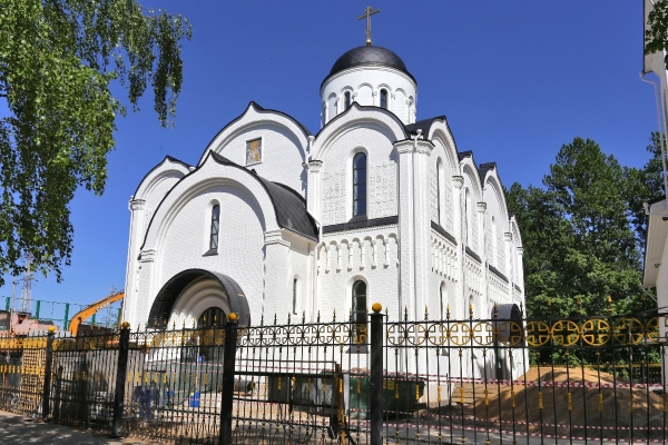 Храм святителя Николая на Лодочной уже стал украшением Химкинского водохранилища в Москве