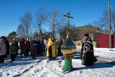 В Талицах на Никольскую часовню установлен православный крест