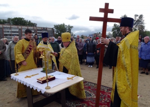 В Северном районе города Череповца состоялась закладка храма праведного Иоанна Кронштадтского