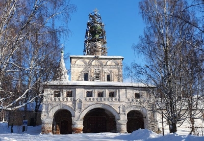 В братском корпусе Михайло-Архангельского монастыря идут ремонтные работы