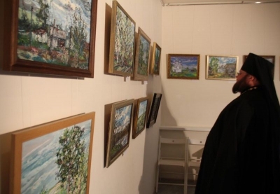 Епископ Череповецкий и Белозерский Флавиан посетил арт-галерею в Вашкинской центральной районной больнице