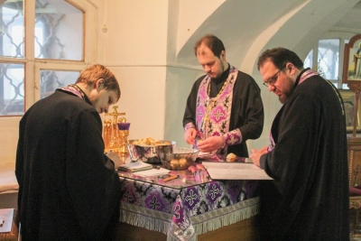 В день памяти преподобной Марии Египетской студенты семинарии молились в кафедральном соборе Вологды