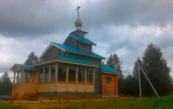 В Никольской часовне деревни Парфеново прошел молебен