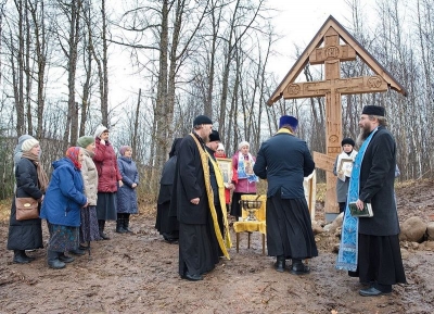 В Кириллове на месте уничтоженного в советское время Никольского храма установили поклонный крест