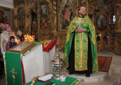В Троице-Гледенском монастыре состоялся молебен в праздник Святой Троицы