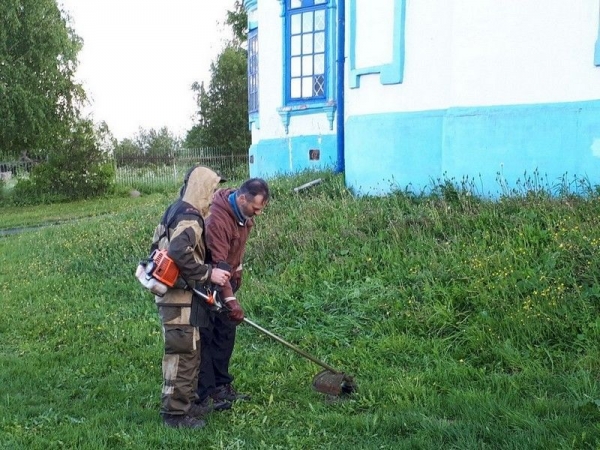 В храме во имя свв. Иоакима и Анны села Степановское прошел трудовой десант