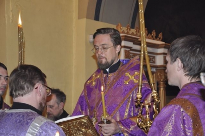 Епископ Флавиан совершил всенощное бдение в Архиерейском Воскресенском подворье