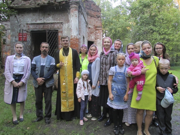 Продолжается возрождение Введенского прихода города Вологды