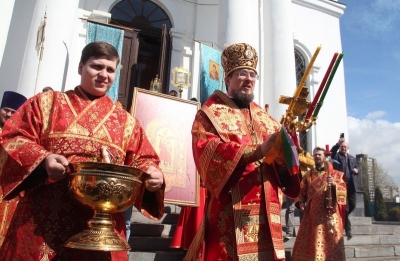 Епископ Флавиан возглавил Божественную литургию в храме Рождества Христова города Череповца