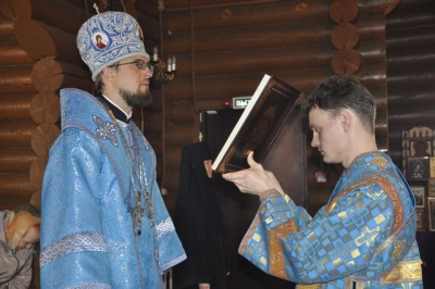Епископ Флавиан совершил Литургию в праздник Похвалы Богородицы