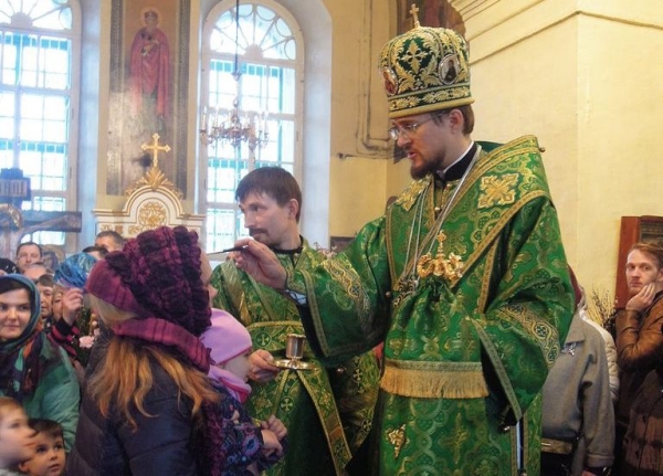 В Воскресенском храме города Череповца состоялось архиерейское богослужение