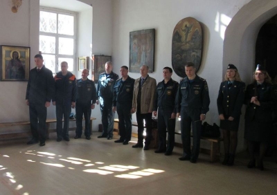 В храме Покрова Пресвятой Богородицы на Козлёне спасатели молились пред иконой Спасителя