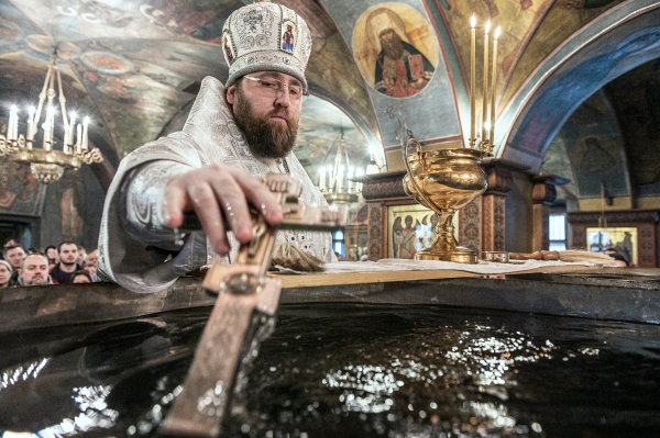 В праздник Крещения Господня митрополит Игнатий возглавил Литургию и совершил чин великого освящения воды в Троицком храме в Хорошеве