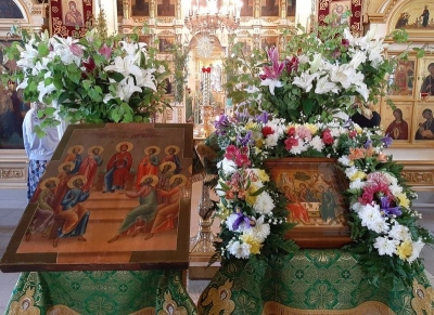 В день Святого Духа состоялось праздничное богослужение в Воскресенском соборе Череповца