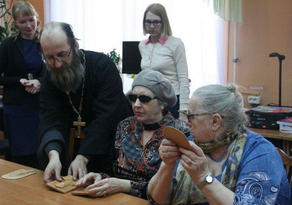 В Вологде прошла встреча сотрудников социального отдела с незрячими людьми