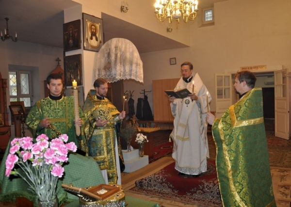 Епископ Флавиан совершил Литургию в день преставления преподобного Сергия Радонежского