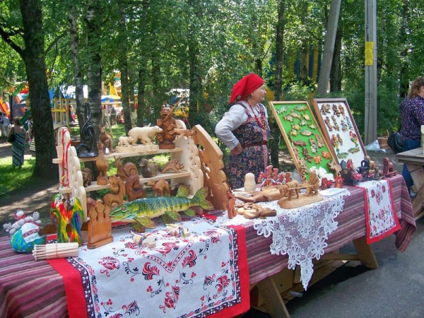 В старинном купеческом городе Кадникове состоялась ежегодная Петровская ярмарка