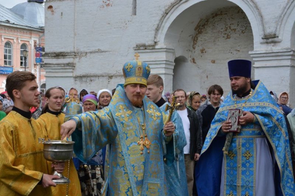 Епископ Тарасий совершил богослужения в праздник Успения Божией Матери в великоустюжском Прокопиевском кафедральном соборе