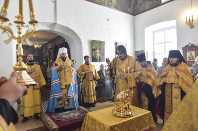 Накануне праздника в честь апостолов Петра и Павла митрополит Игнатий совершил всенощное бдение в храме Покрова на Козлене