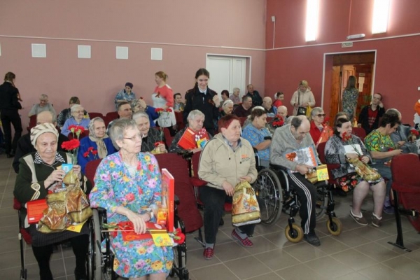 Ученики церковно-певческой школы «Соборная Горка» выступили с концертом в доме-интернате для престарелых и инвалидов