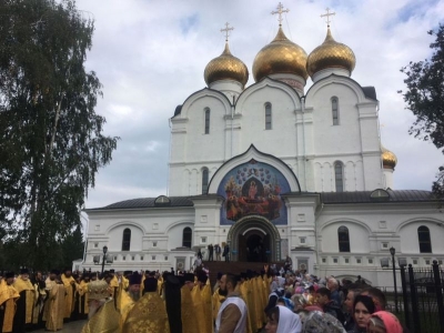 Прихожане храма святого праведного Иоанна Кронштадтского поклонились мощам святителя Спиридона Тримифунтского